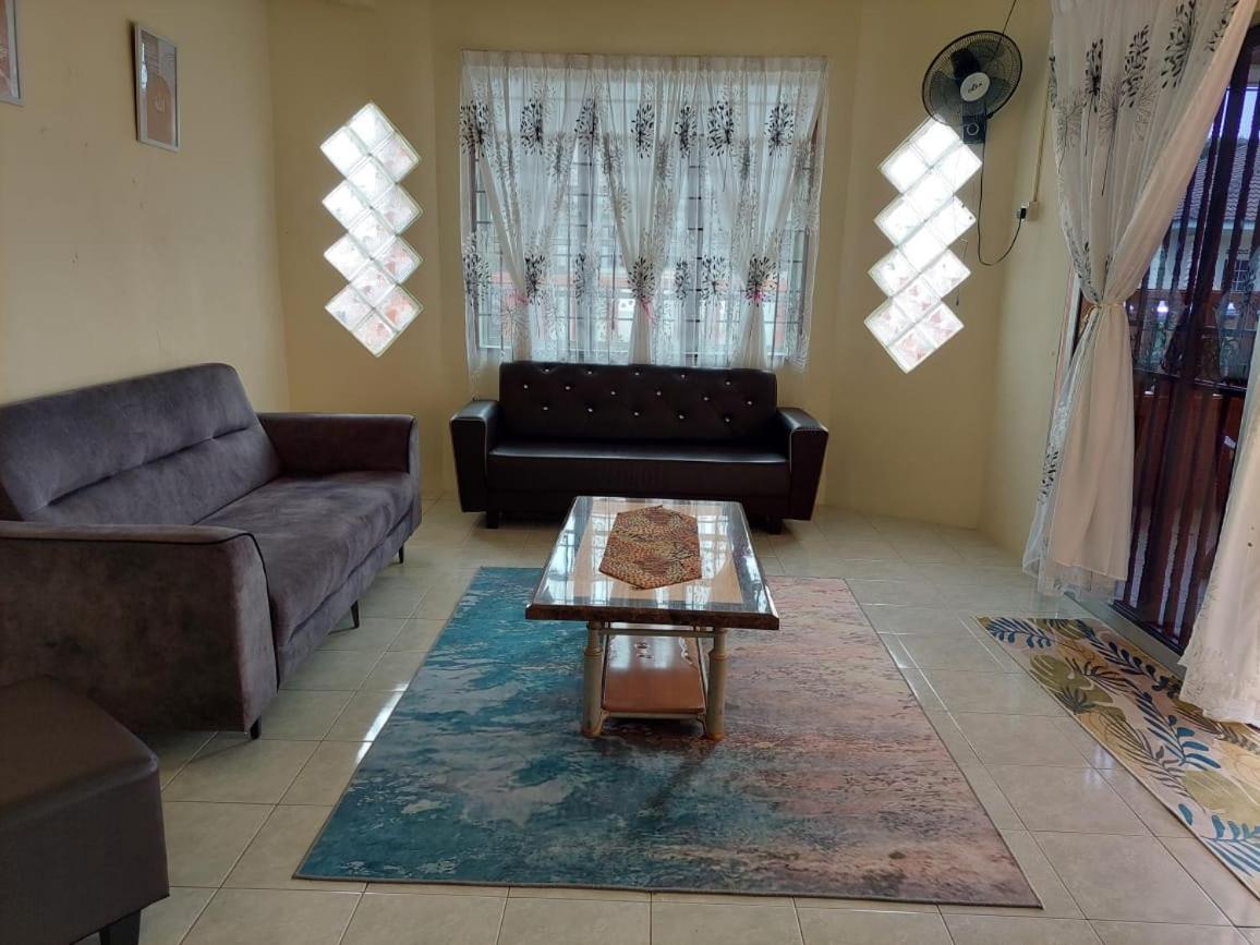 Adeeba Homestay Κουαντάν Εξωτερικό φωτογραφία